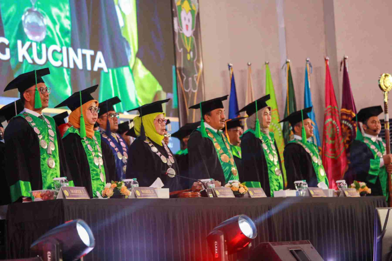 Wisuda-Mei-2025-Sesi-2_UMJ_6219