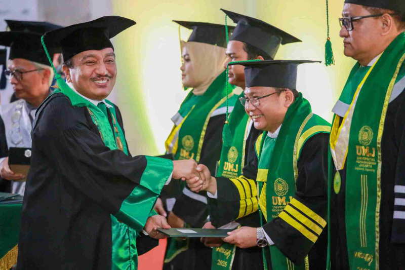 Wisuda-Mei-2025-Sesi-2_UMJ_6387