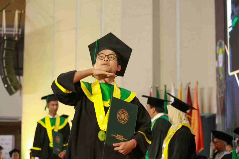 Wisuda-Mei-2025-Sesi-2_UMJ_6496