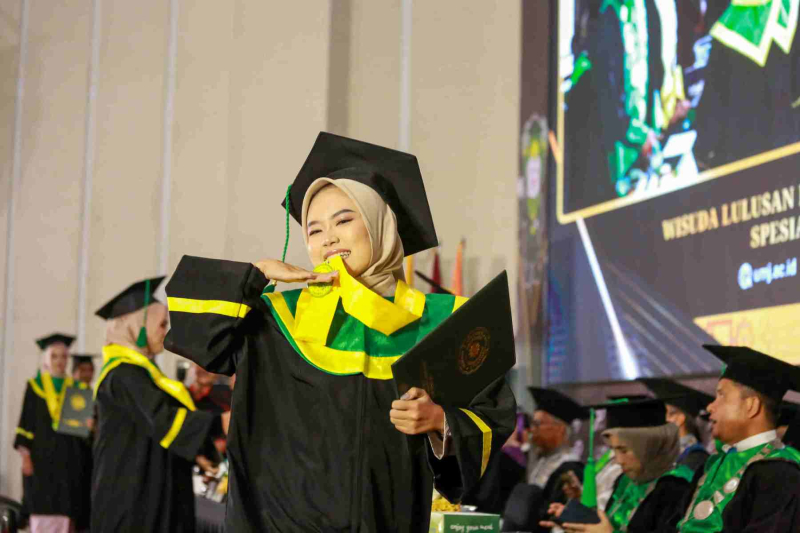 Wisuda-Mei-2025-Sesi-2_UMJ_6519