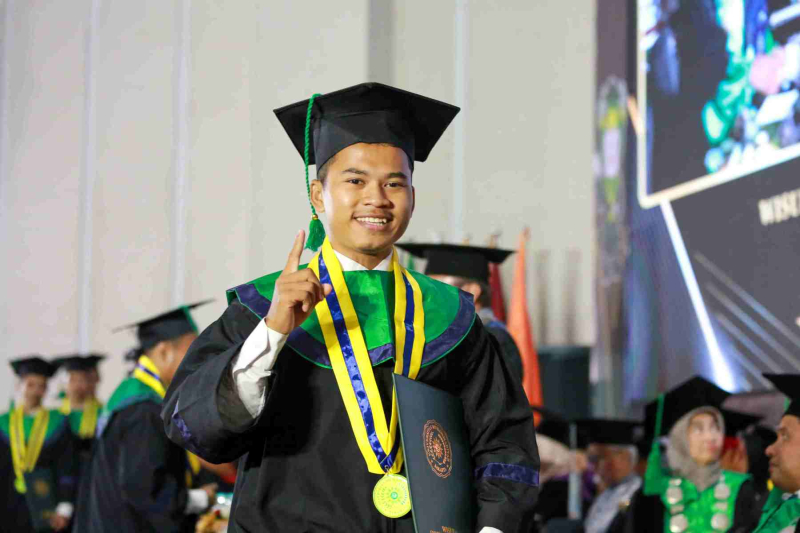 Wisuda-Mei-2025-Sesi-2_UMJ_6606