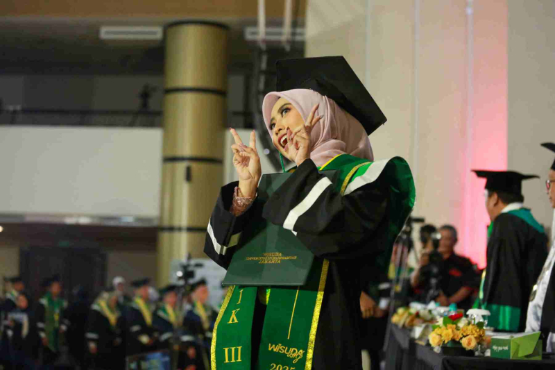 Wisuda-Mei-2025-Sesi-2_UMJ_6773