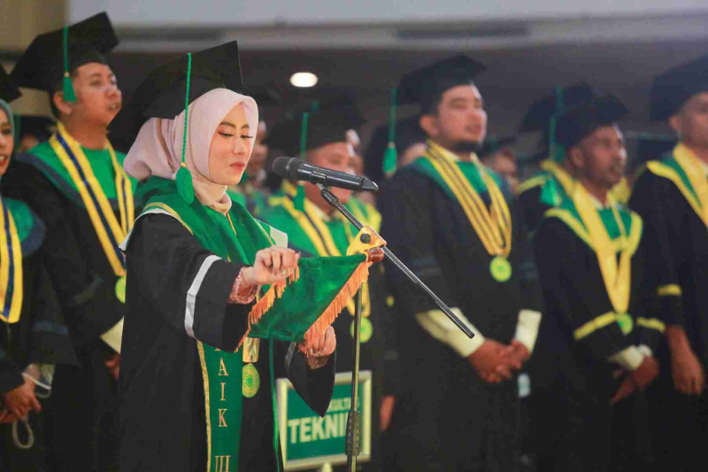Wisuda-Mei-2025-Sesi-2_UMJ_6814
