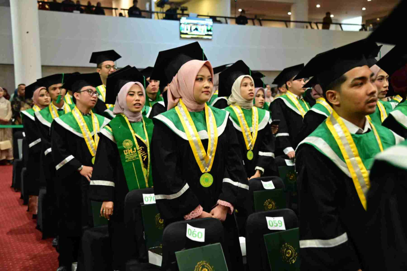 Wisuda-Mei-2025-Sesi-2_YAN_4541