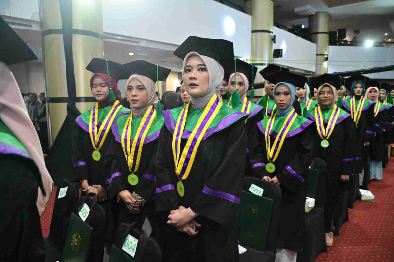 Wisuda-Mei-2025-Sesi-2_YAN_4546