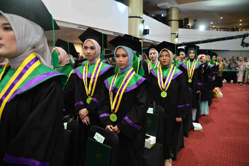 Wisuda-Mei-2025-Sesi-2_YAN_4547
