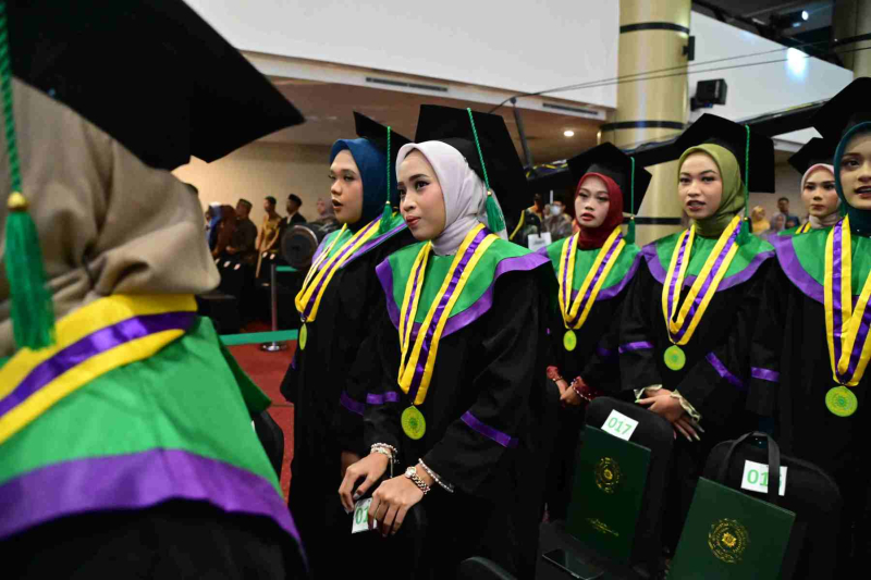 Wisuda-Mei-2025-Sesi-2_YAN_4550