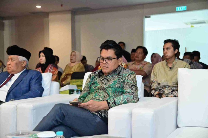 Wisuda-Mei-2025-Sesi-2_YAN_4599