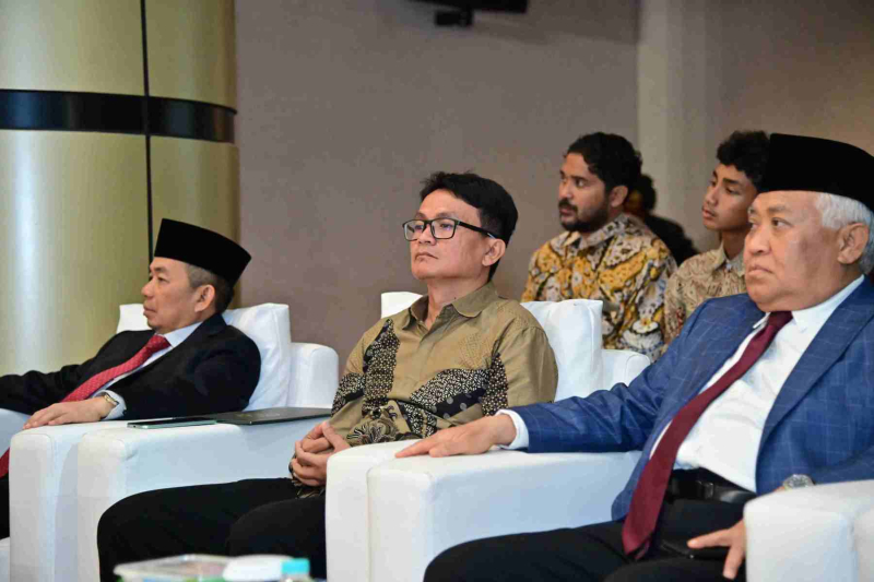 Wisuda-Mei-2025-Sesi-2_YAN_4600