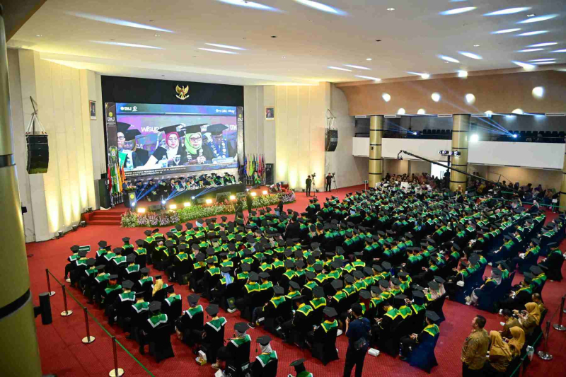Wisuda-Mei-2025-Sesi-2_YAN_4631