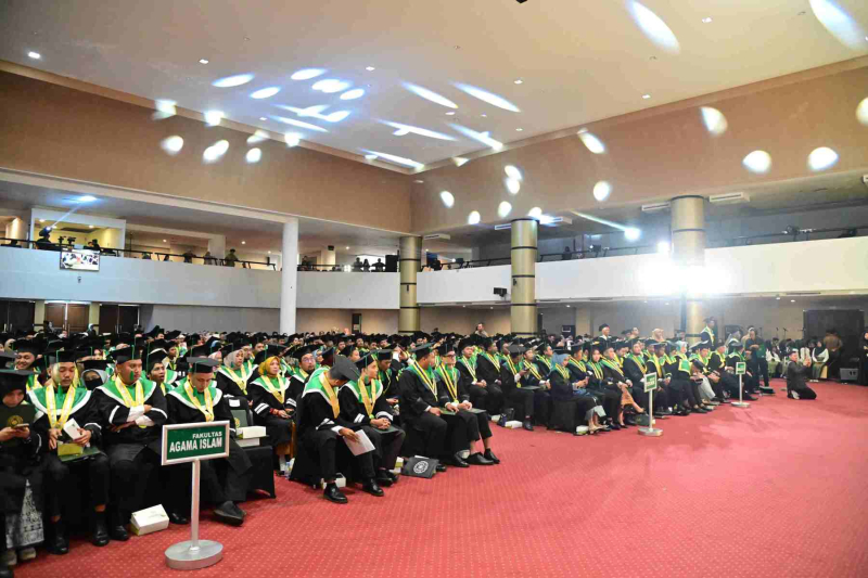 Wisuda-Mei-2025-Sesi-2_YAN_4708