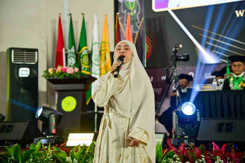Wisuda-Mei-2025-Sesi-2_YAN_4740