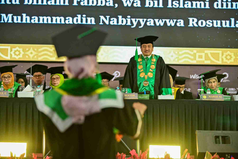 Wisuda-Mei-2025-Sesi-2_YAN_4767