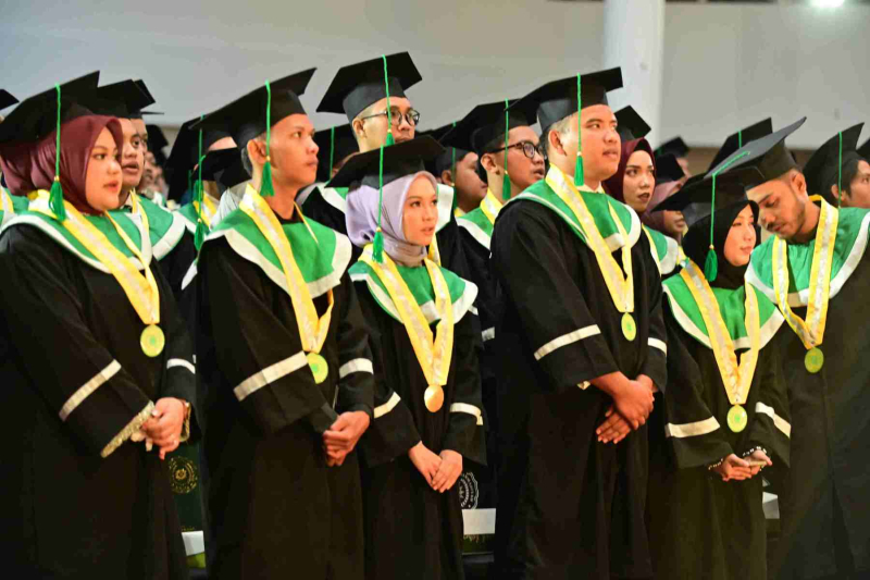 Wisuda-Mei-2025-Sesi-2_YAN_4770