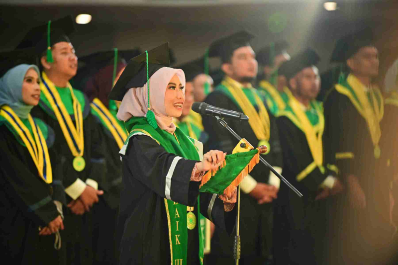 Wisuda-Mei-2025-Sesi-2_YAN_4781