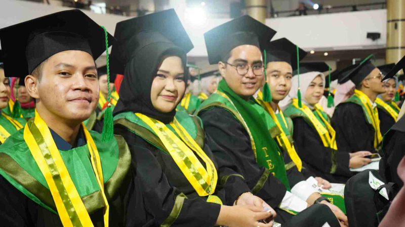 Wisuda-Mei-2025-Sesi-3_DSC06314