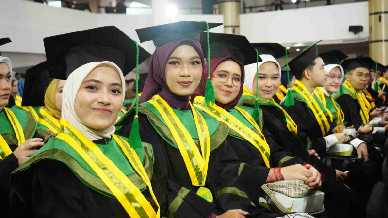 Wisuda-Mei-2025-Sesi-3_DSC06317