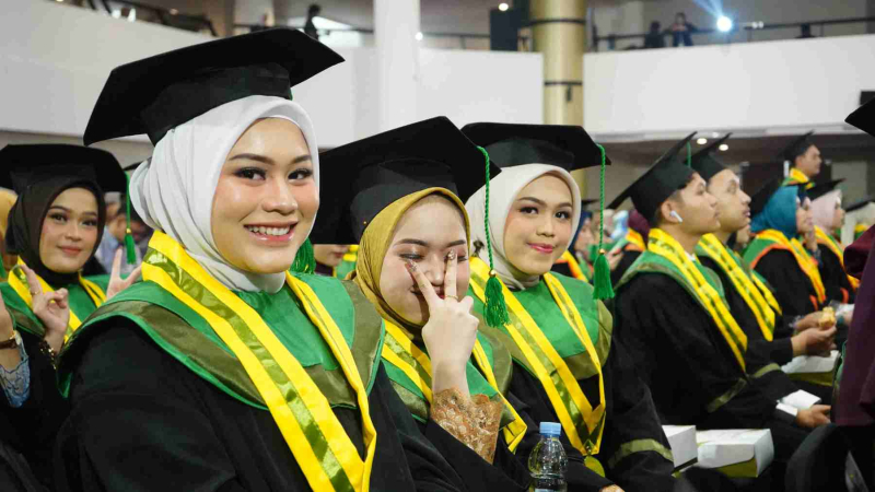 Wisuda-Mei-2025-Sesi-3_DSC06318