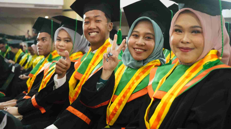 Wisuda-Mei-2025-Sesi-3_DSC06326
