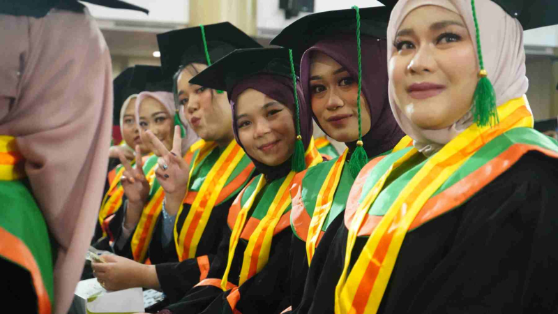 Wisuda-Mei-2025-Sesi-3_DSC06327