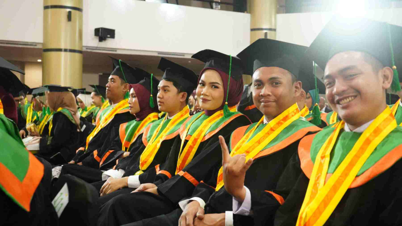 Wisuda-Mei-2025-Sesi-3_DSC06330