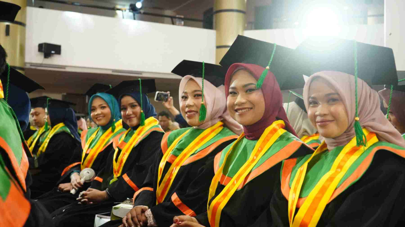 Wisuda-Mei-2025-Sesi-3_DSC06334