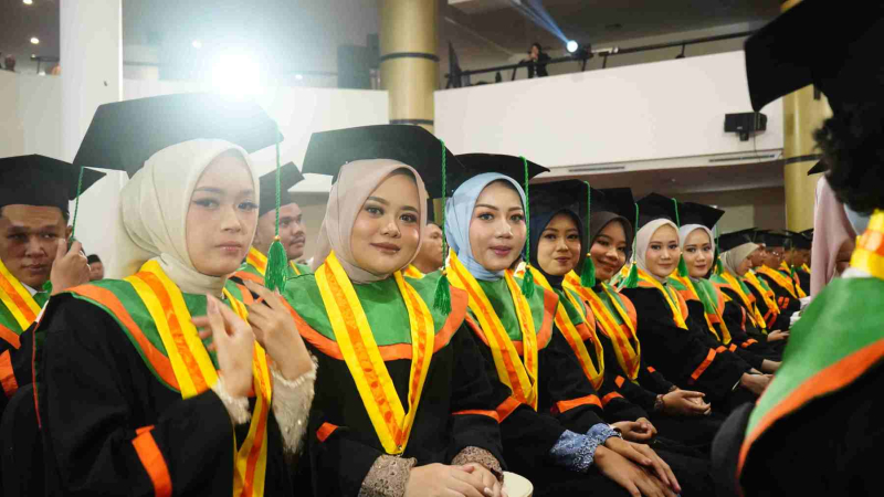 Wisuda-Mei-2025-Sesi-3_DSC06339