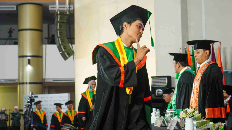 Wisuda-Mei-2025-Sesi-3_DSC06388