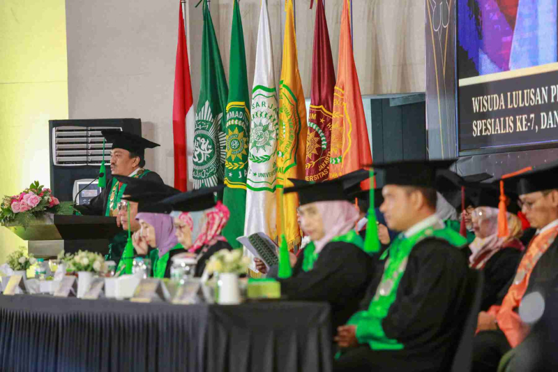 Wisuda-Mei-2025-Sesi-3_UMJ_6971