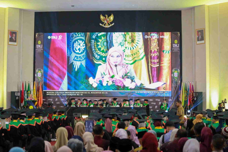 Wisuda-Mei-2025-Sesi-3_UMJ_6993