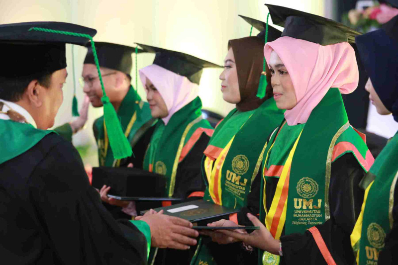 Wisuda-Mei-2025-Sesi-3_UMJ_7057