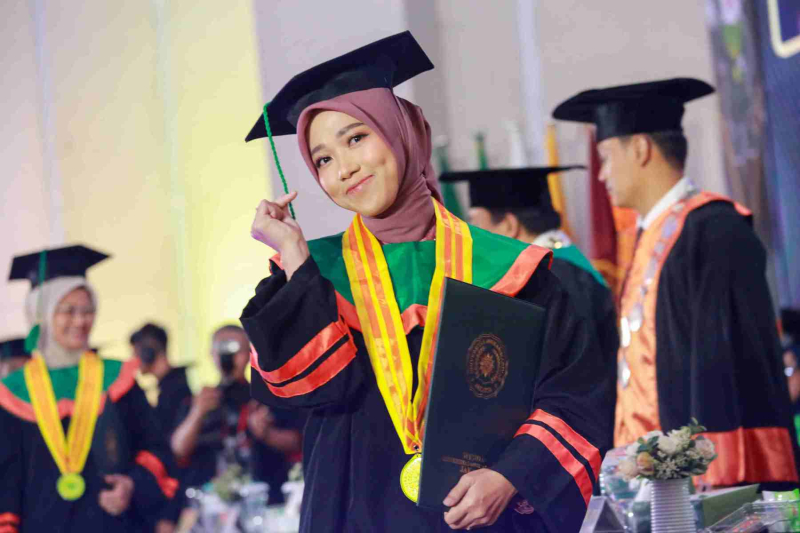 Wisuda-Mei-2025-Sesi-3_UMJ_7094