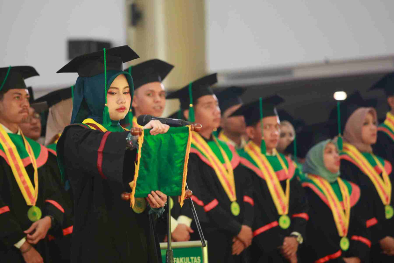 Wisuda-Mei-2025-Sesi-3_UMJ_7132