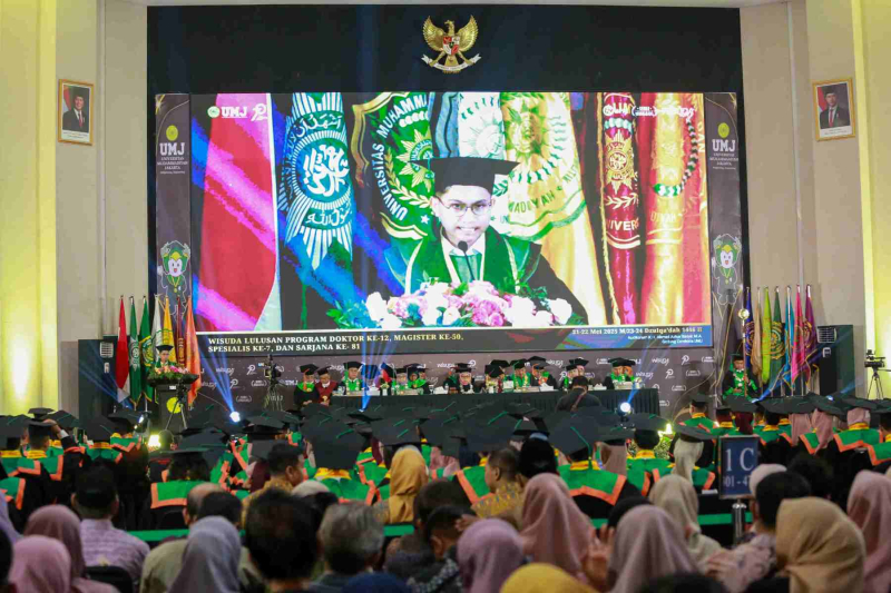 Wisuda-Mei-2025-Sesi-3_UMJ_7160