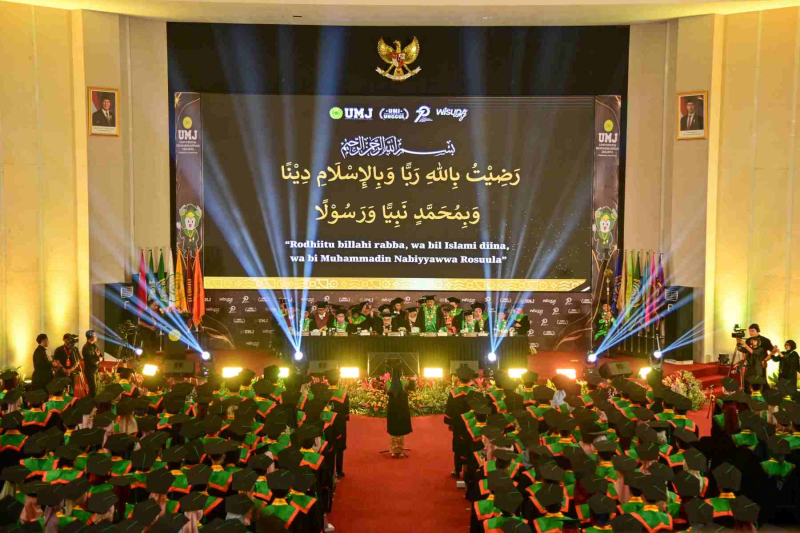 Wisuda-Mei-2025-Sesi-3_YAN_5142
