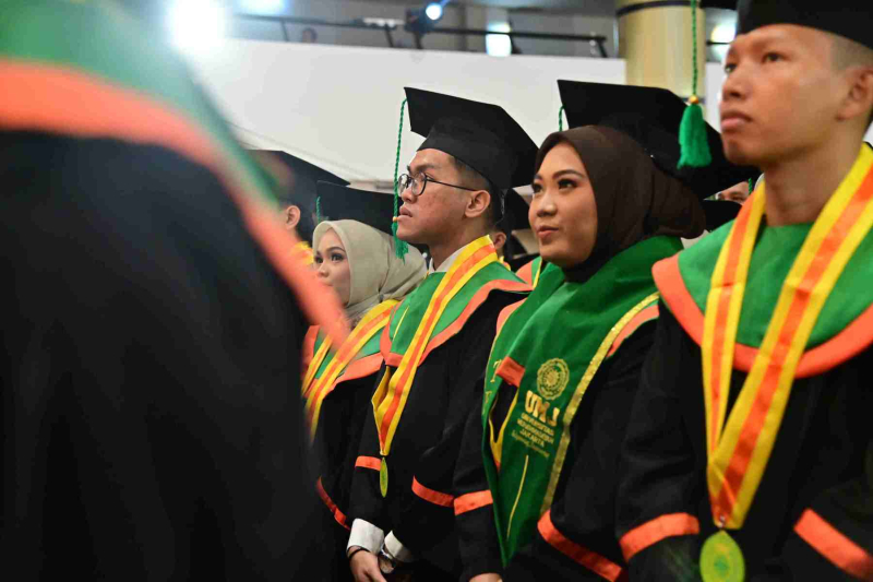 Wisuda-Mei-2025-Sesi-3_YAN_5210