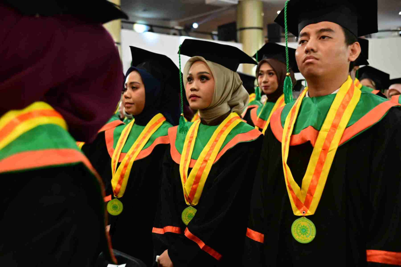 Wisuda-Mei-2025-Sesi-3_YAN_5212