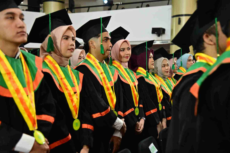 Wisuda-Mei-2025-Sesi-3_YAN_5219