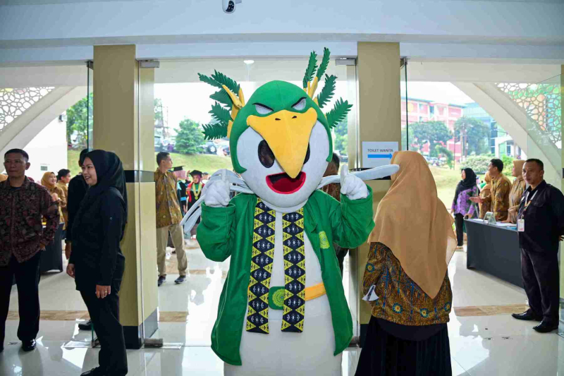 Wisuda-Mei-2025-Sesi-1_YAN_3971