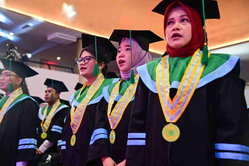 Wisuda-Mei-2025-Sesi-1_YAN_4068