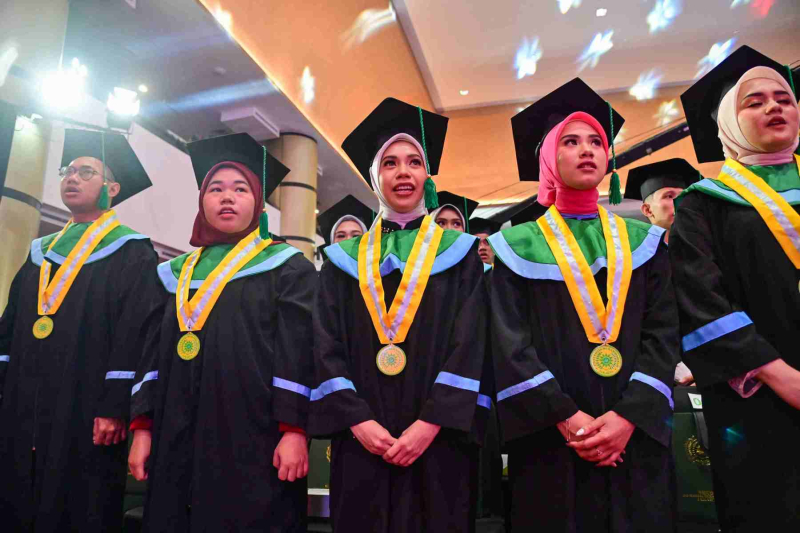 Wisuda-Mei-2025-Sesi-1_YAN_4072