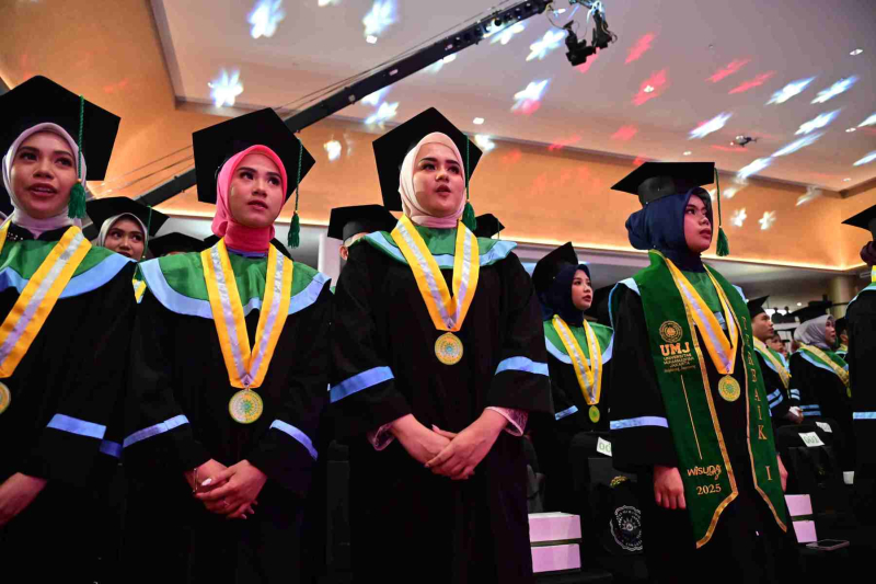 Wisuda-Mei-2025-Sesi-1_YAN_4073