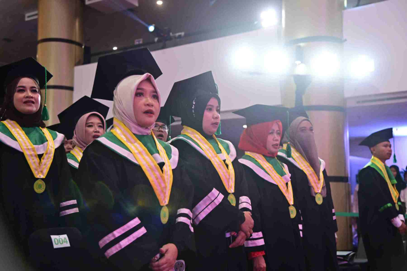 Wisuda-Mei-2025-Sesi-1_YAN_4082