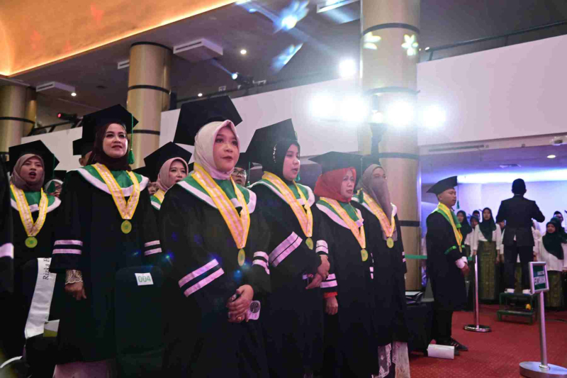 Wisuda-Mei-2025-Sesi-1_YAN_4083