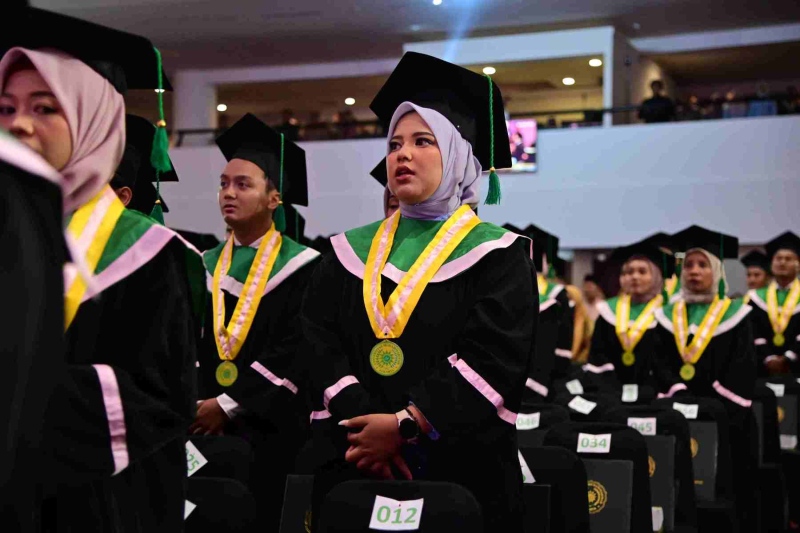 Wisuda-Mei-2025-Sesi-1_YAN_4085