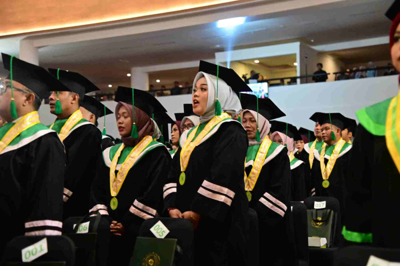 Wisuda-Mei-2025-Sesi-1_YAN_4093