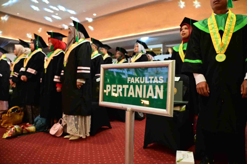Wisuda-Mei-2025-Sesi-1_YAN_4094