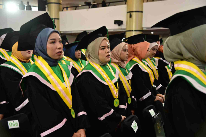 Wisuda-Mei-2025-Sesi-1_YAN_4104