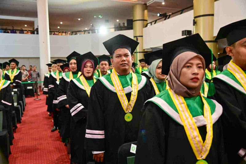 Wisuda-Mei-2025-Sesi-1_YAN_4107