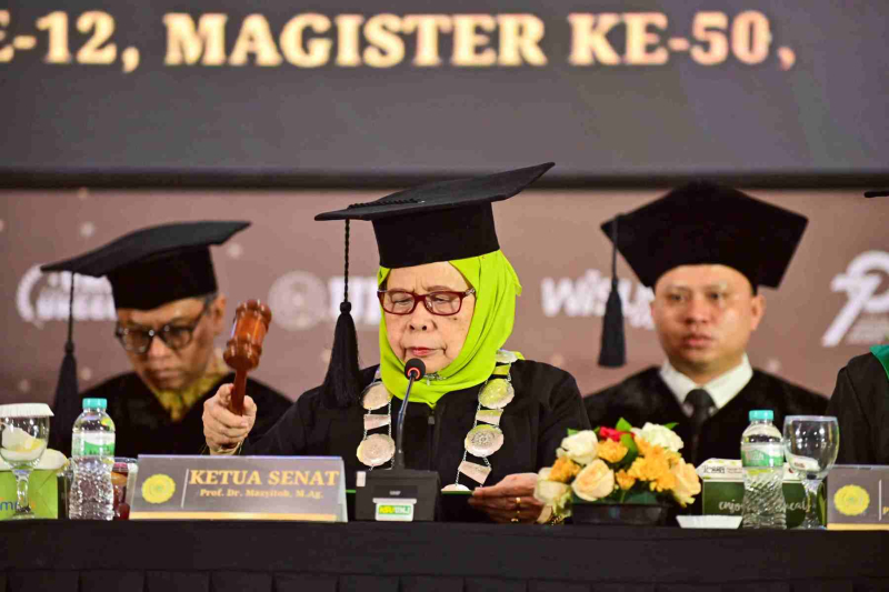 Wisuda-Mei-2025-Sesi-1_YAN_4147